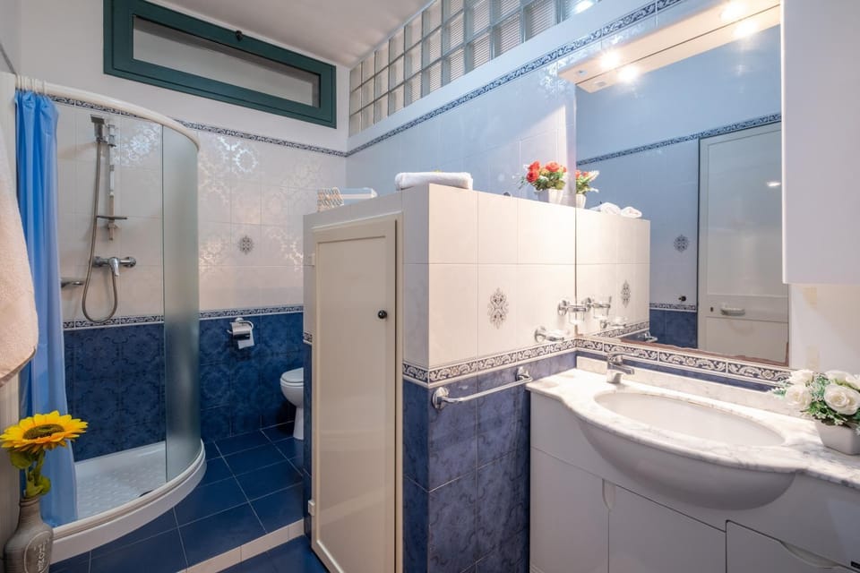 Bathroom, Living room