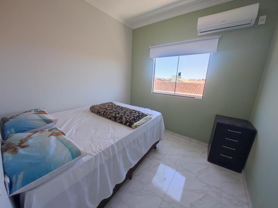 Bed, Bedroom, air conditioner