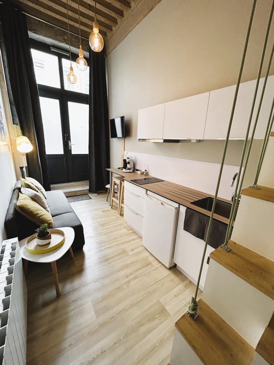 Kitchen or kitchenette, oven, stove