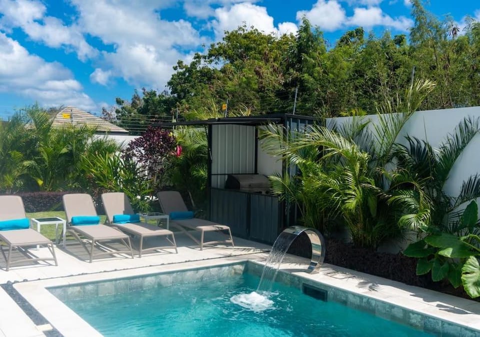 Garden, Garden view, Swimming pool, sunbed