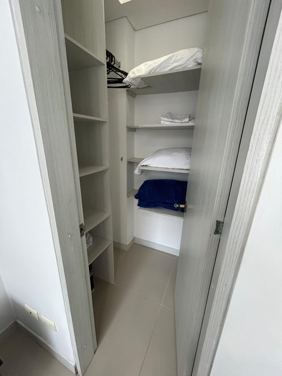 Modern and Comfortable Near Cable Plaza Apartment in Manizales