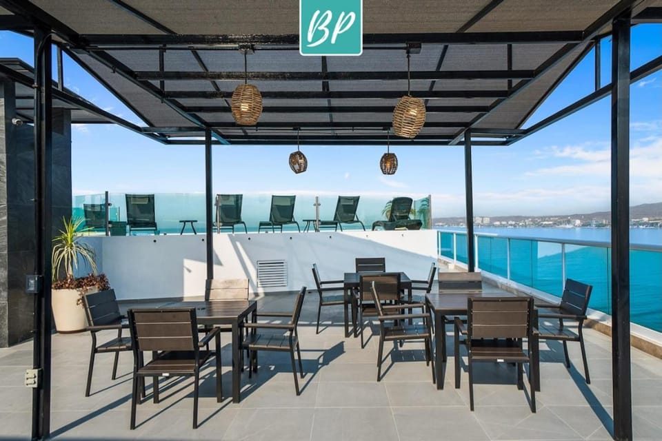 Risco - Downtown Bucerias Rooftop Pool & Beach Club Apartment in Bucerias