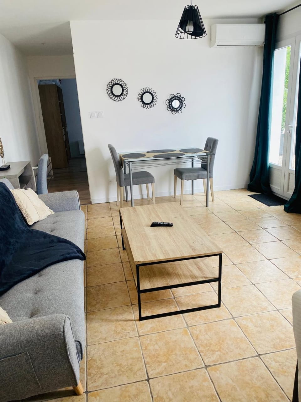 Living room, Dining area