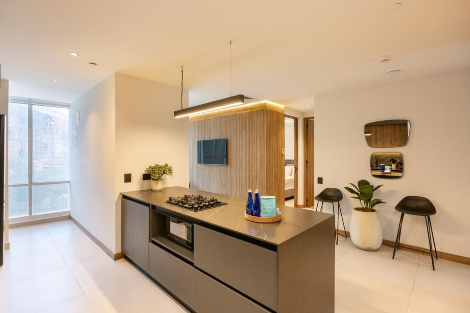 Coffee/tea facilities, Kitchen or kitchenette, stove