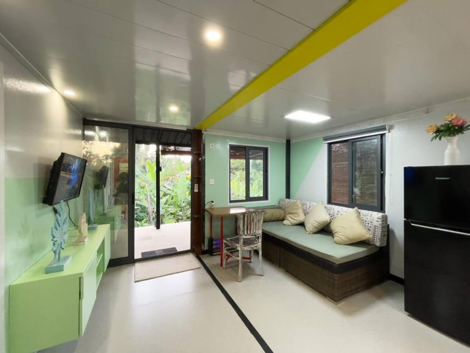 Communal lounge/ TV room, TV and multimedia, Living room, Seating area