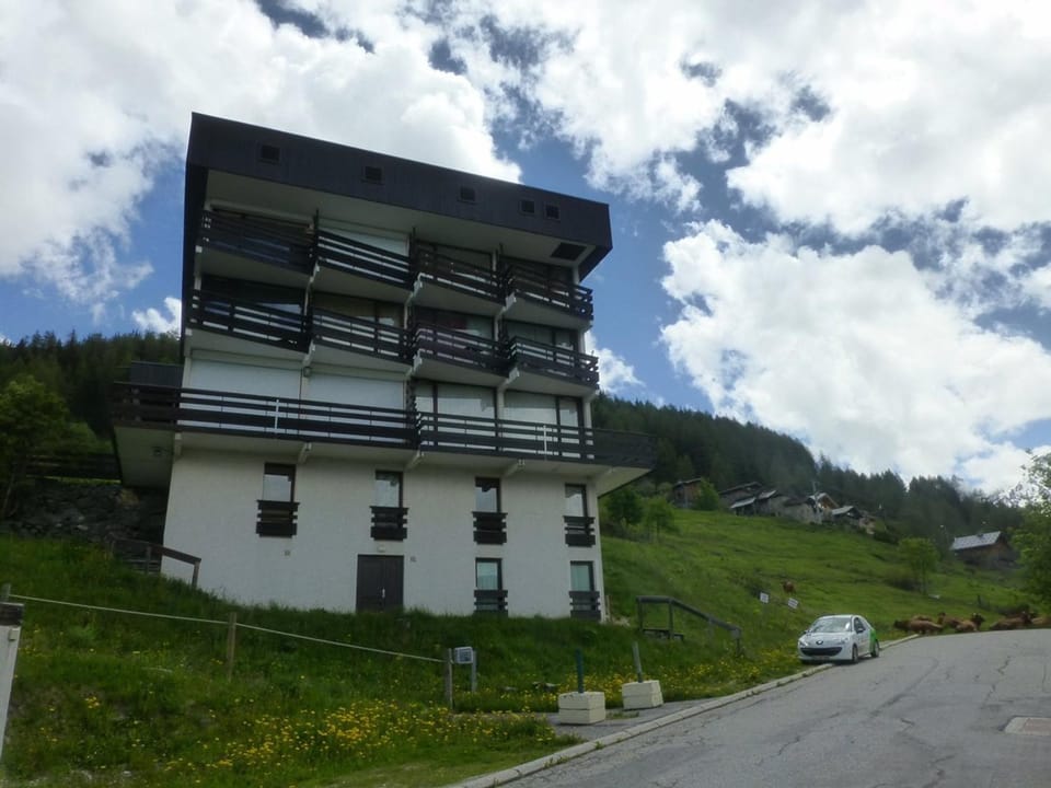 Studio cosy pour 2 avec balcon à Plan Peisey - FR-1-757-130 Apartment in Bellentre