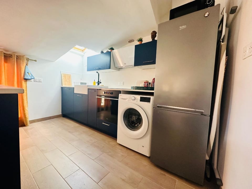 Collioure: Duplex de Charme proche plage et commerces, 4 personnes, terrasse - FR-1-309-481 Apartment in Collioure