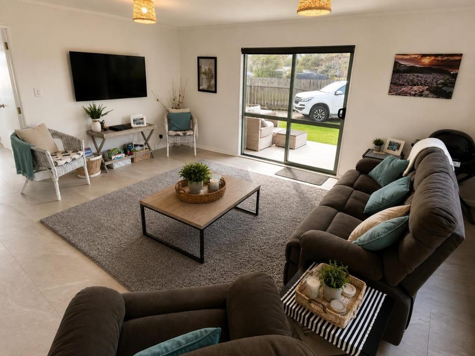 Make memories at Cook Drive House in Whitianga