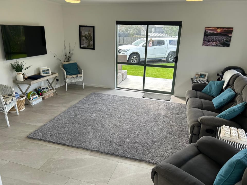 Make memories at Cook Drive House in Whitianga