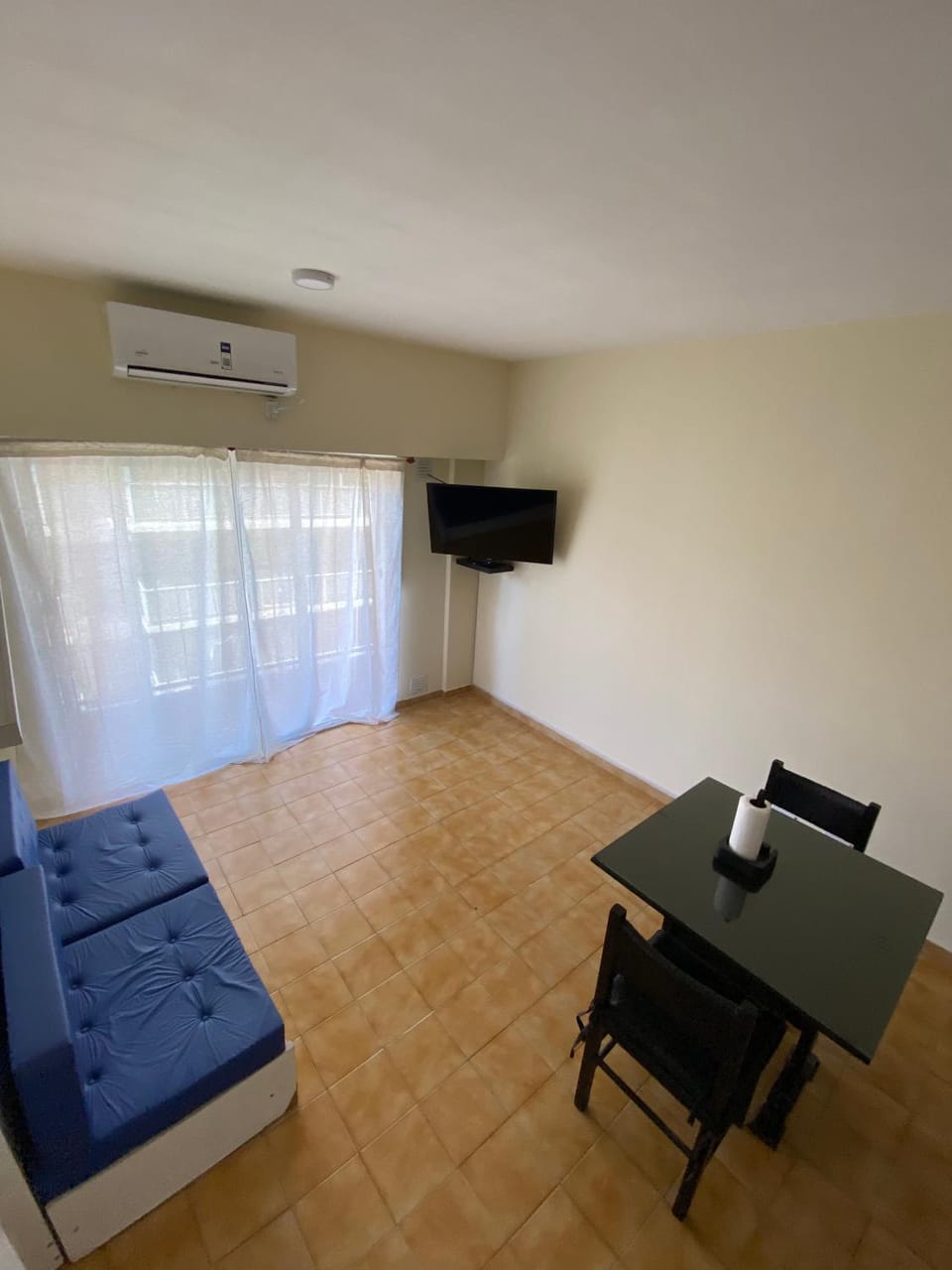 TV and multimedia, Balcony/Terrace, Dining area, air conditioner