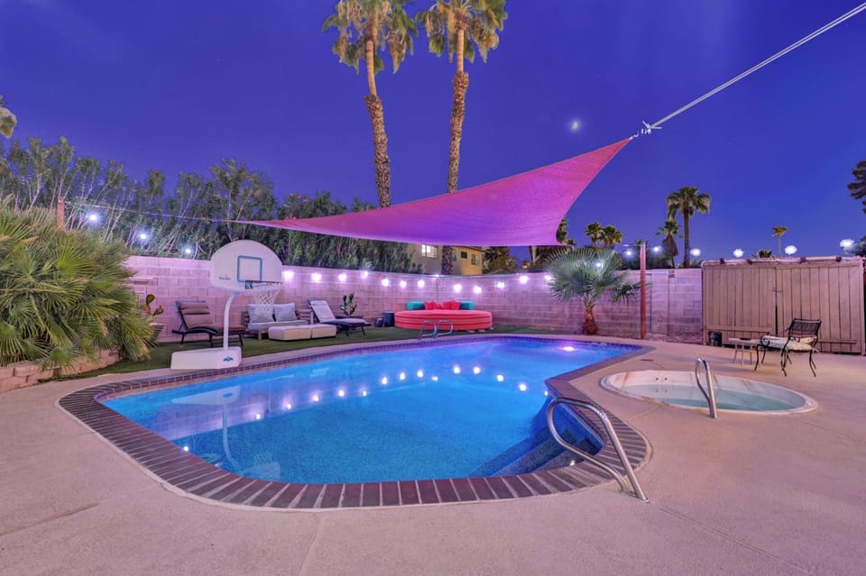 Night, Pool view, Swimming pool, sunbed