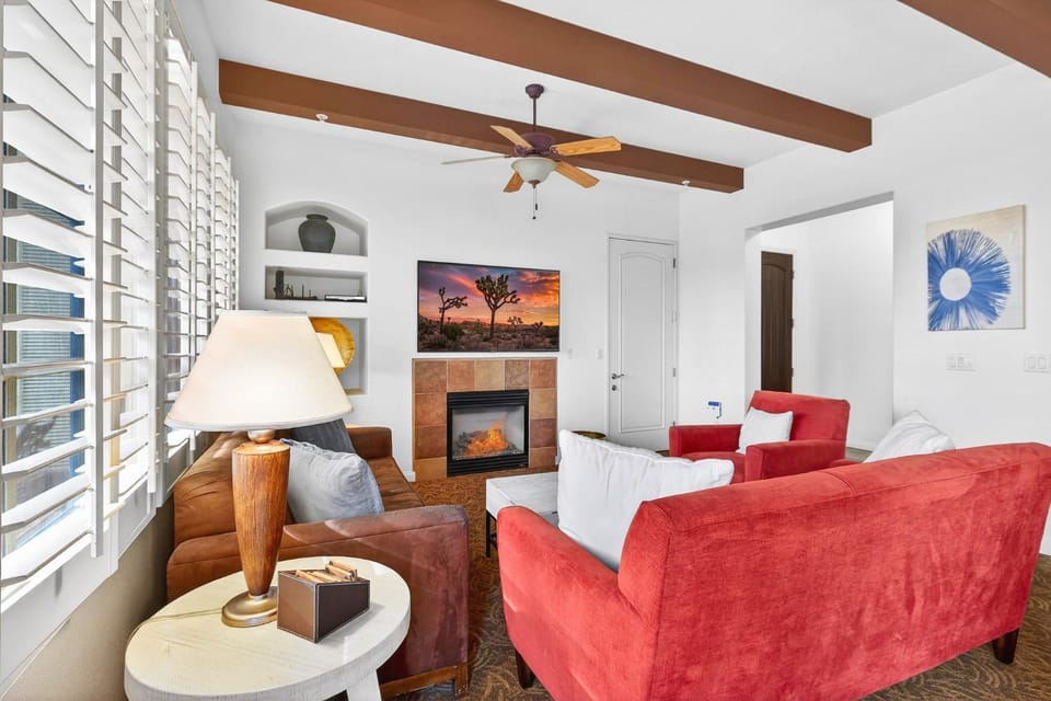 LV222 Spacious Upstairs 2BR Lock-Off in Legacy Villas Apartment in Indian Wells