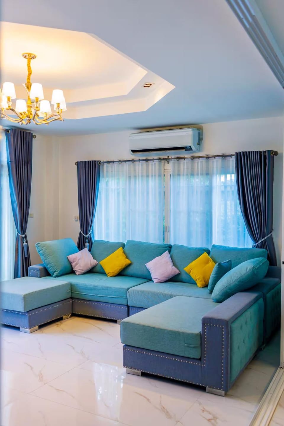 Living room, Seating area