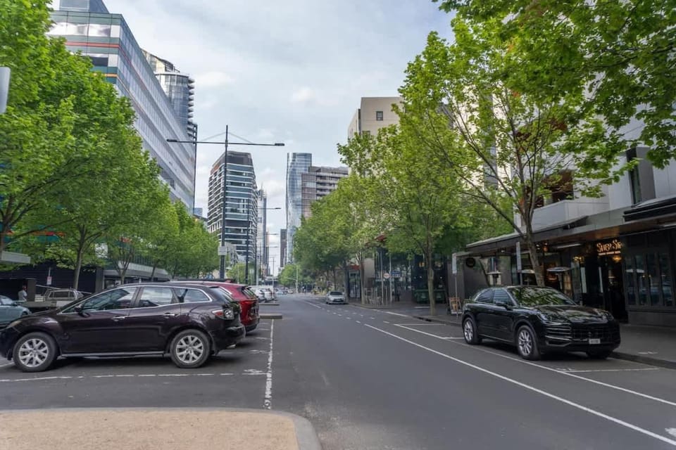 2BR Apt in Docklands WiFi City walk Water nearby Apartment in Melbourne