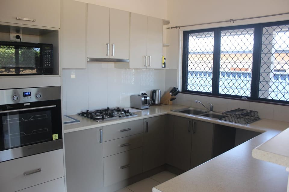 Sunrise Sands House in Kurrimine Beach