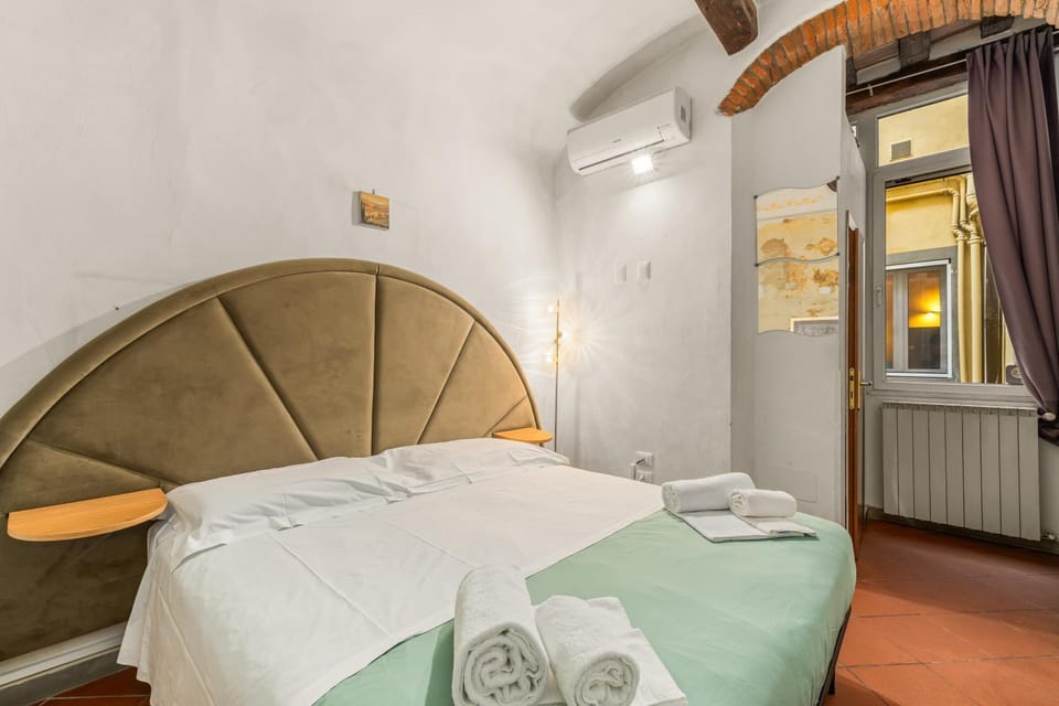 Bed, Inner courtyard view, heating, air conditioner