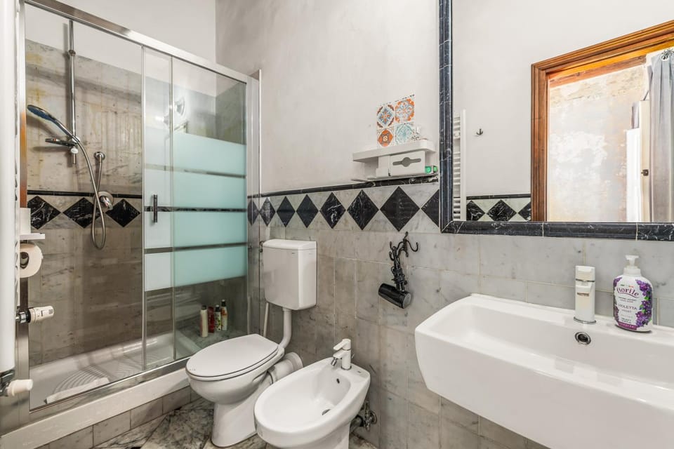 Shower, Toilet, Bathroom, bidet