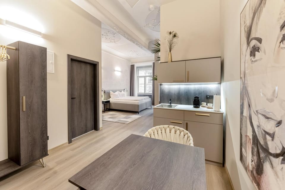 Bed, Kitchen or kitchenette, Living room, Photo of the whole room, Seating area, Bedroom, wardrobe