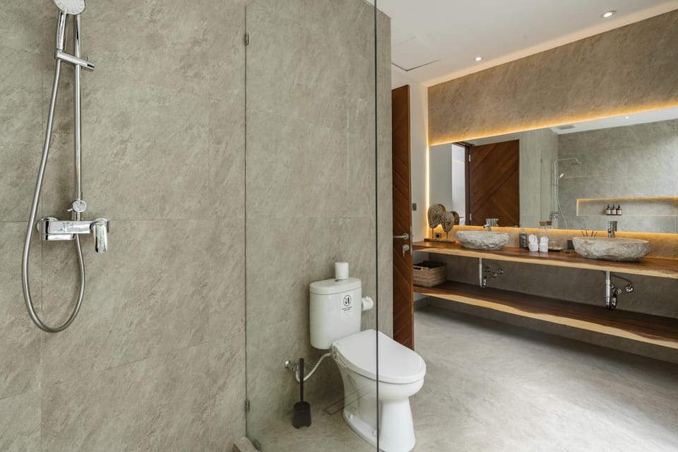 Shower, Bathroom, hair dryier, towels