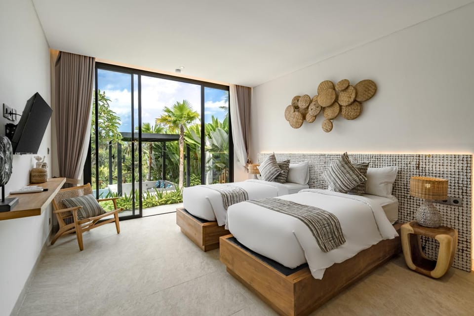 Bed, TV and multimedia, View (from property/room), Bedroom, air conditioner