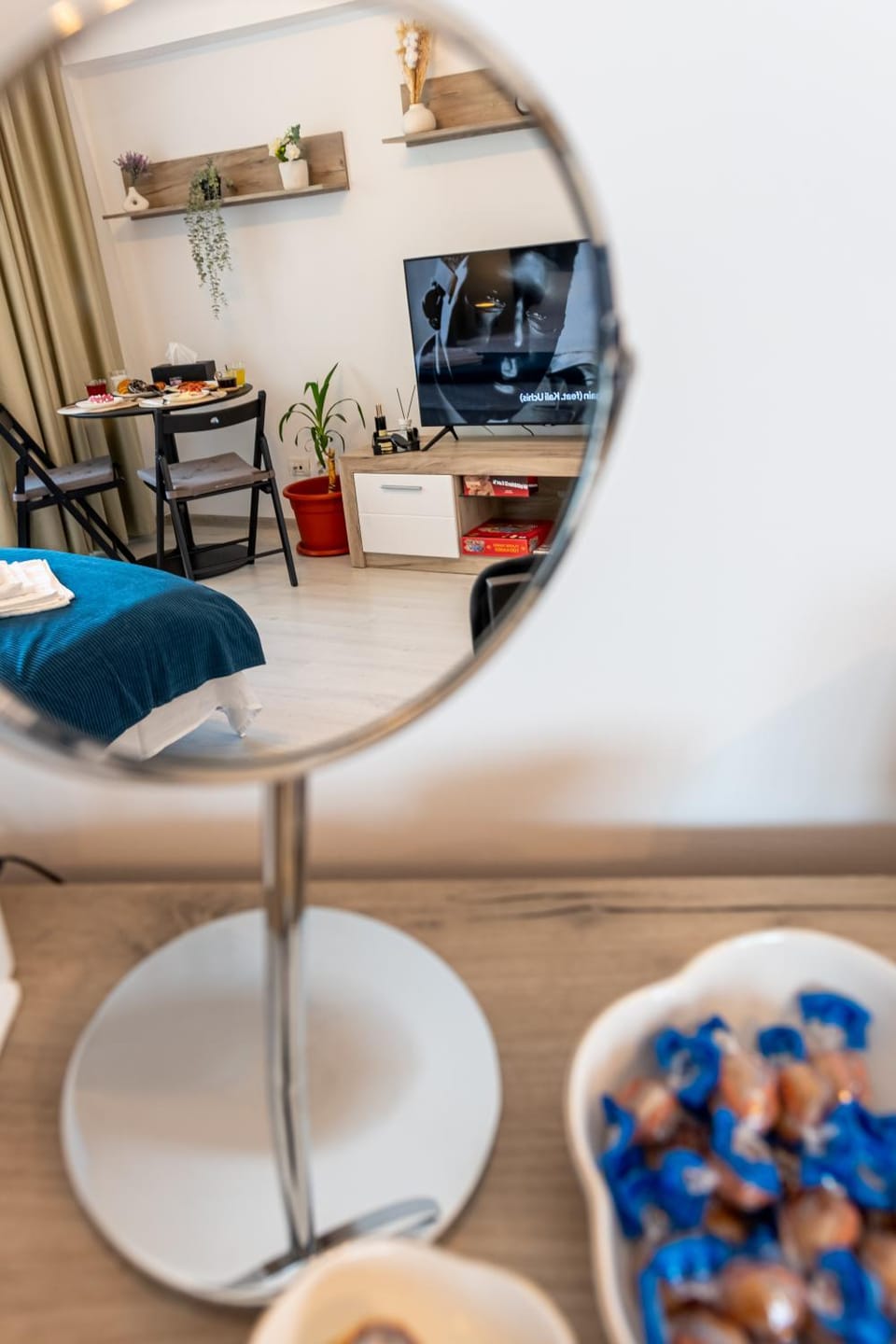 Communal lounge/ TV room, TV and multimedia, Living room, Seating area, Dining area, Evening entertainment, internet