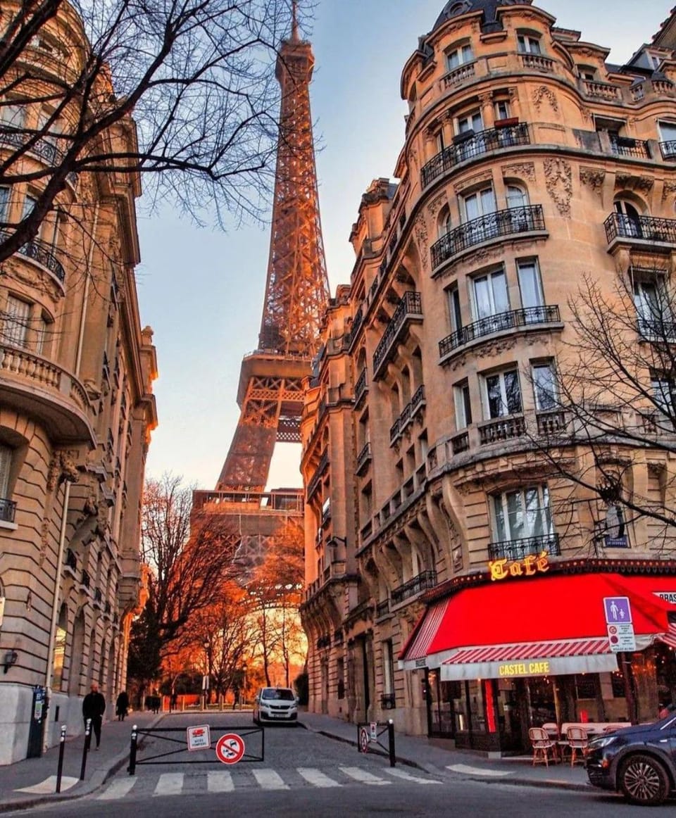 Nearby landmark, Day, Neighbourhood, Street view, Location