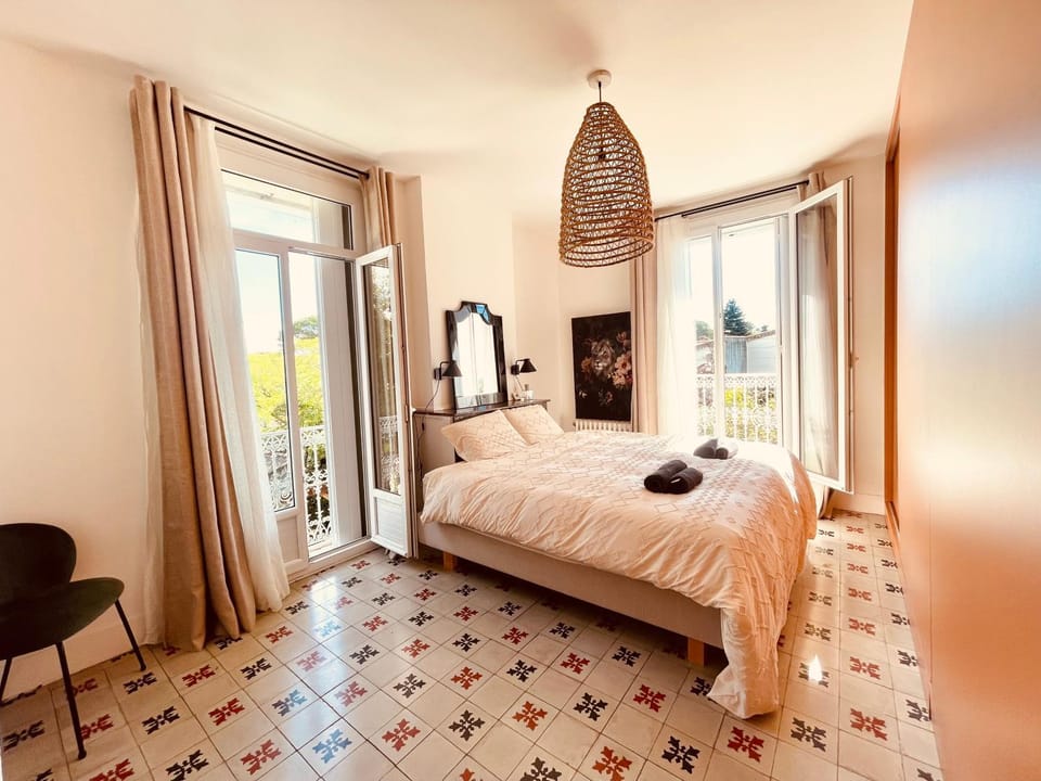 Bed, Photo of the whole room, Bedroom, towels, wardrobe