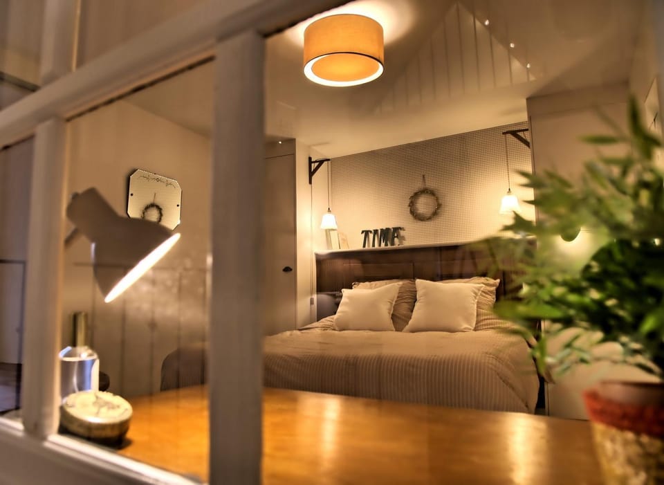 Bed, Photo of the whole room