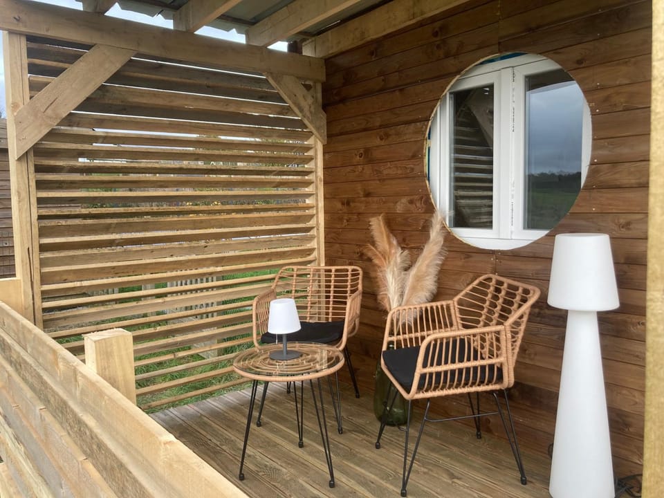 Le love van Love hotel in Wallonia, Belgium