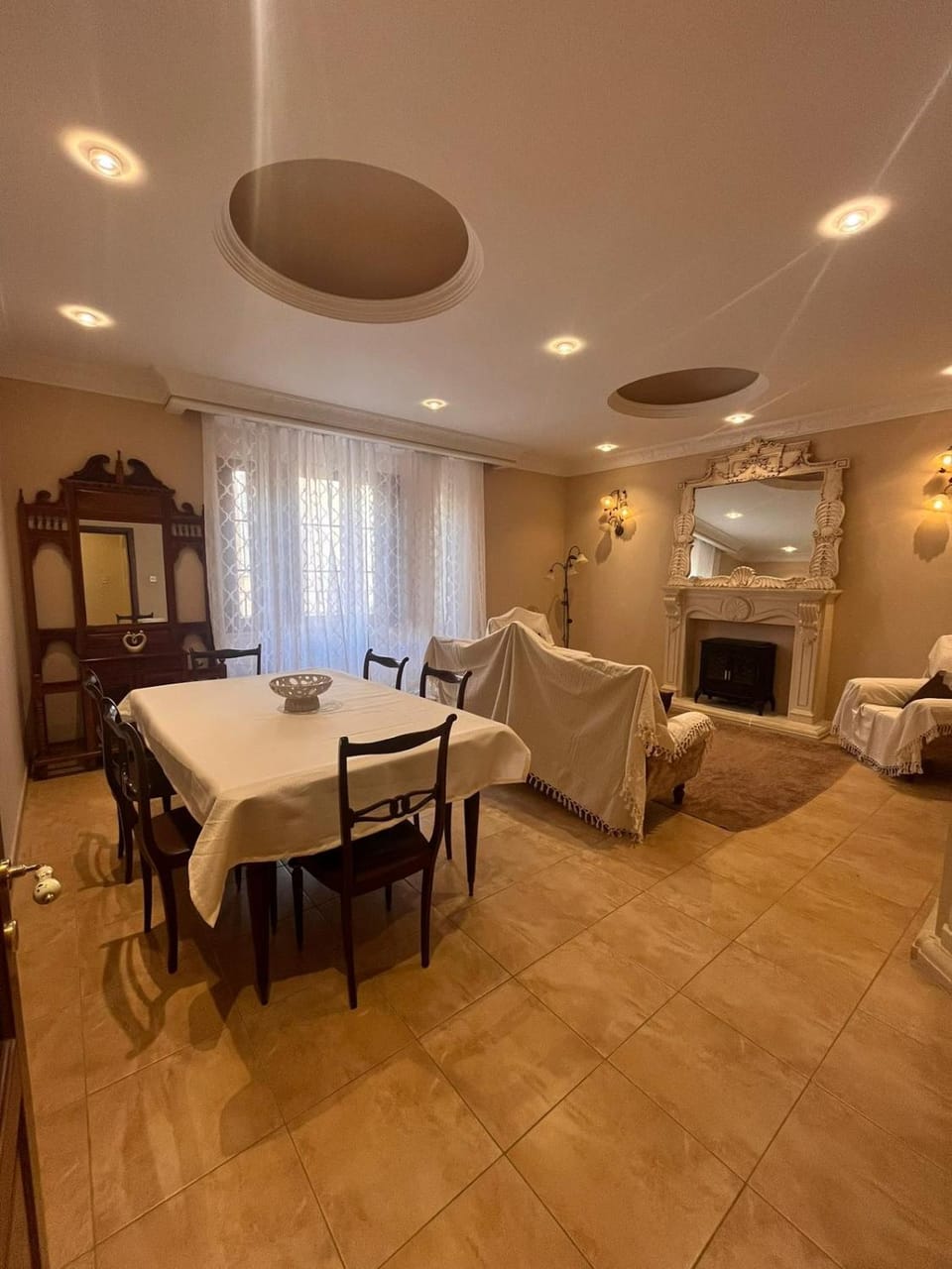 Photo of the whole room, Seating area, Dining area