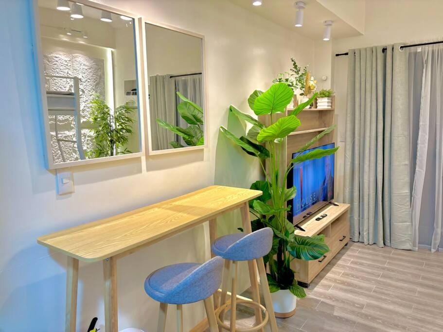 Modern Studio by Airport & Malls Apartment in Davao City