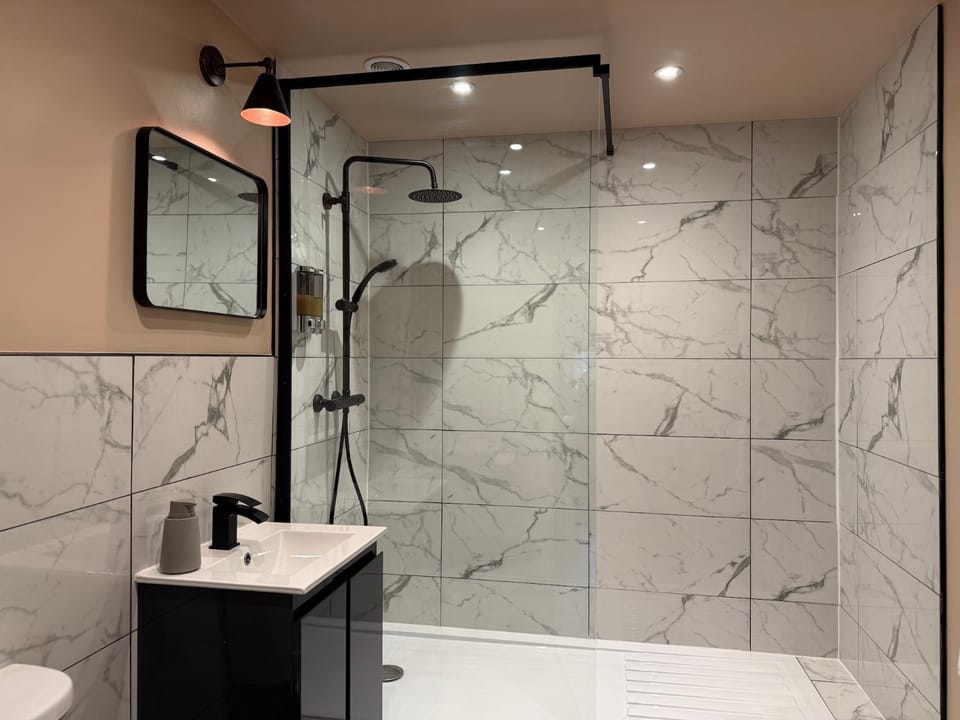 Shower, Bathroom
