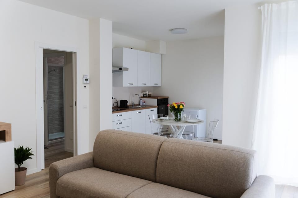 Kitchen or kitchenette, Seating area