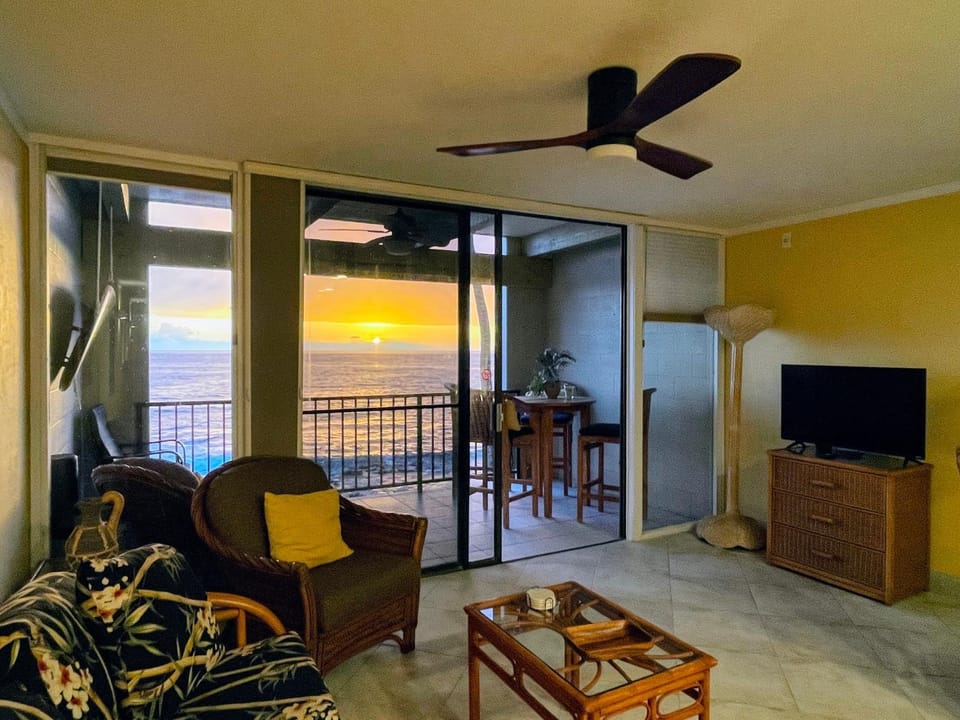 TV and multimedia, Living room, Beach, Sunset