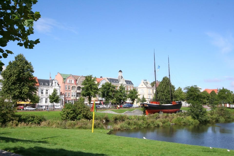 Nearby landmark, Activities