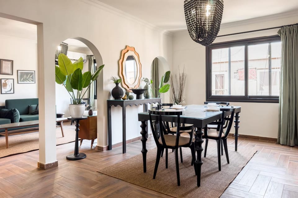 The Exotic 2BDR Apt 5 min from CAI Airport Apartment in Cairo Governorate