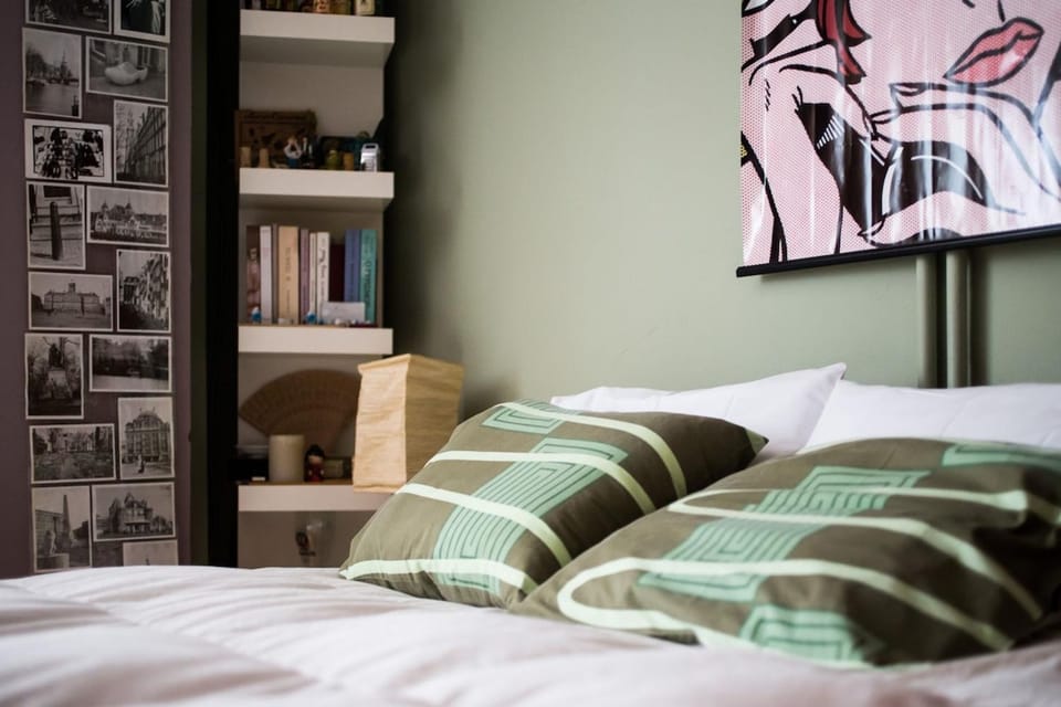 500Mbps WiFi Budget Studio 1min from Attiki metro station Apartment in Athens