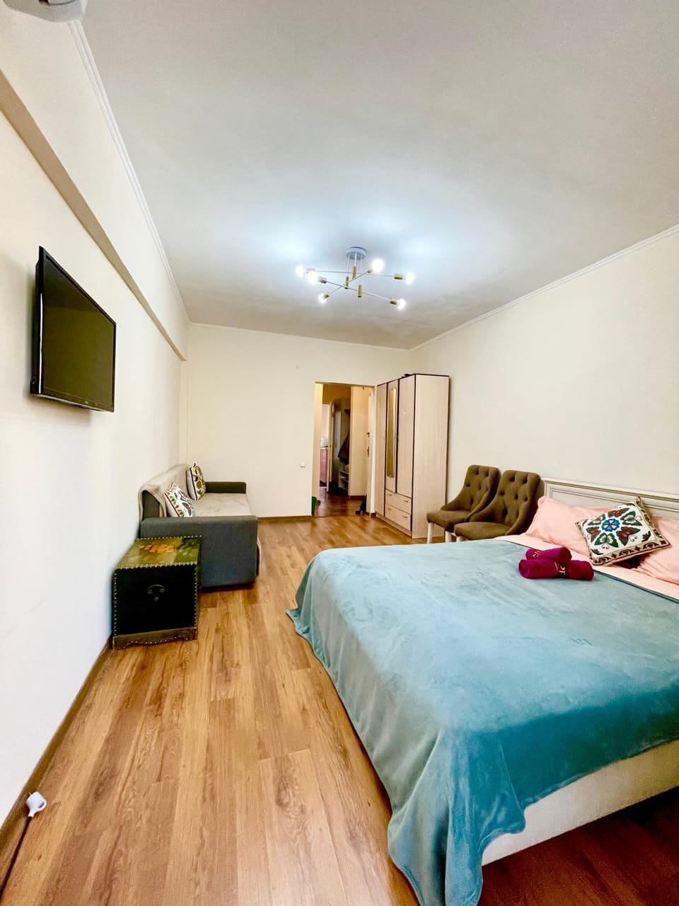 Bed, Living room, wardrobe