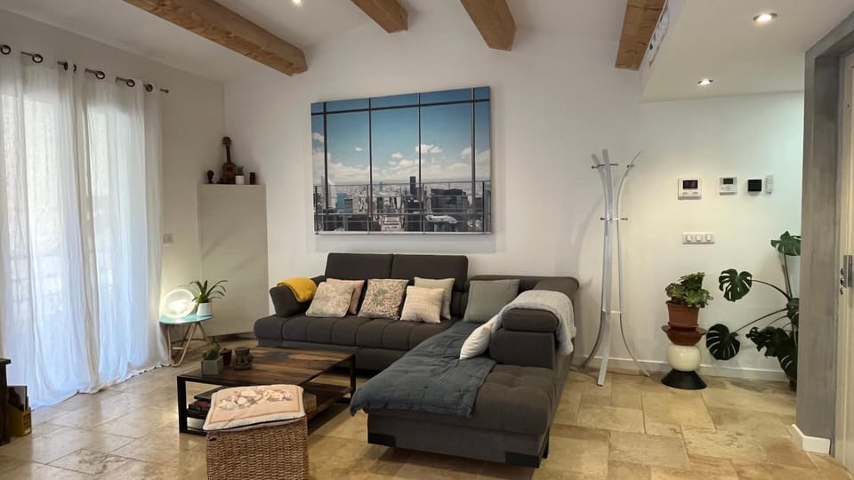 Living room, Decorative detail, Seating area