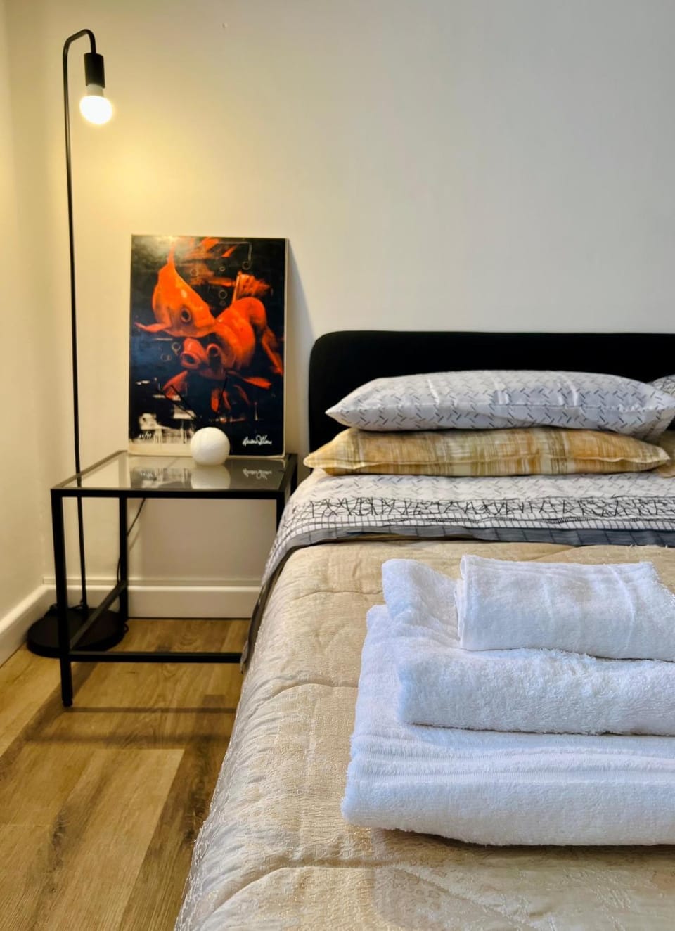 Photo of the whole room, Bedroom, towels