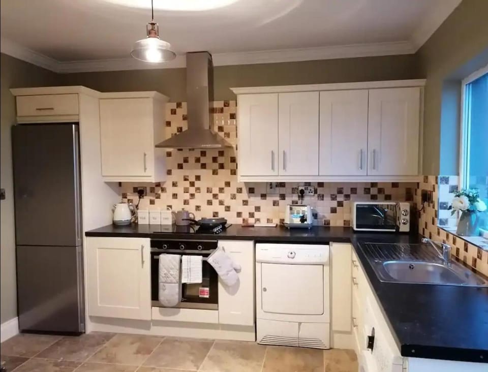 Kitchen or kitchenette, oven, stove