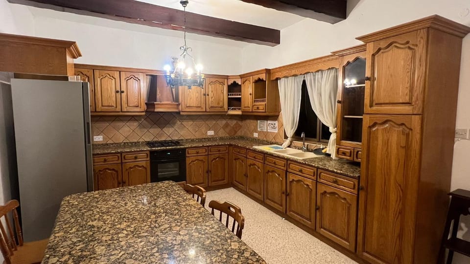 Kitchen or kitchenette, Kitchen or kitchenette