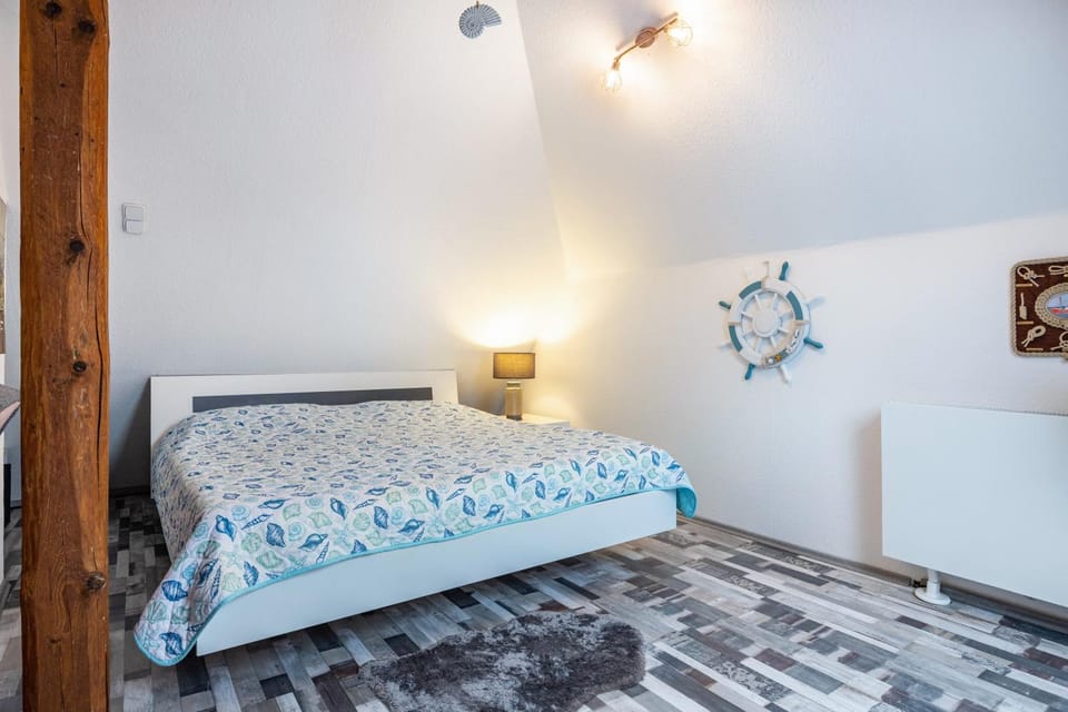 Living room, Bedroom