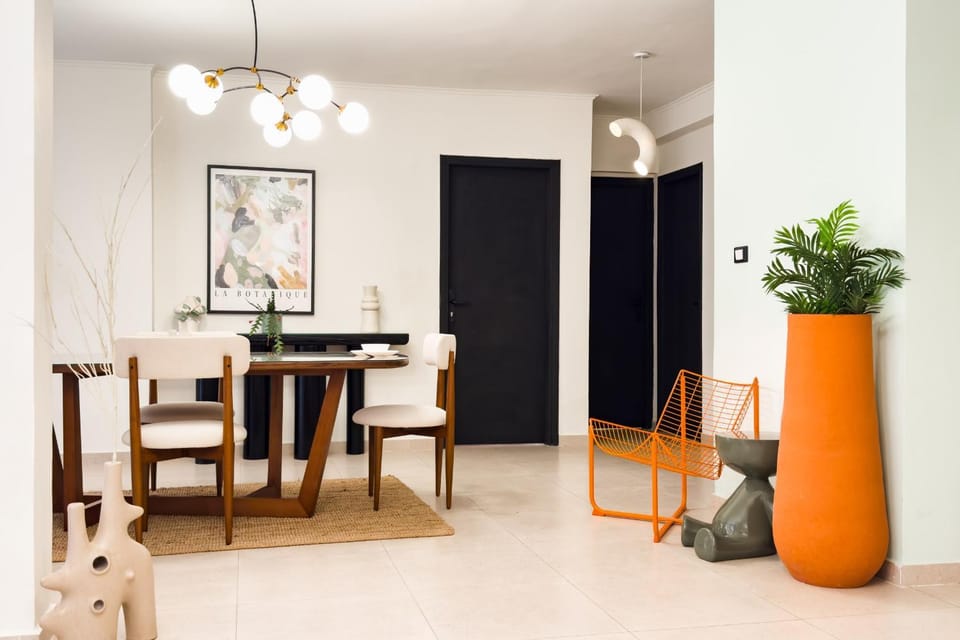 The Groovy 2 BDR Apt 5 min to CAI Airport Apartment in Cairo Governorate