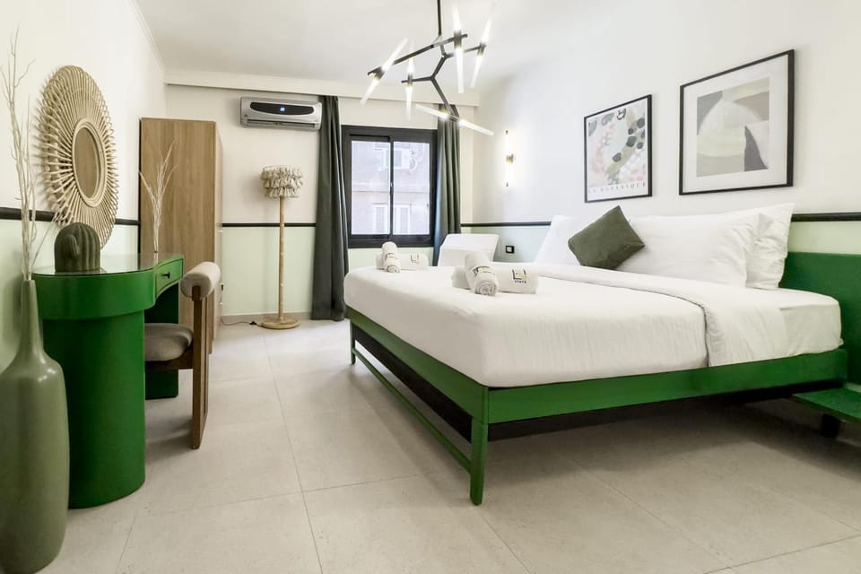 The Groovy 2 BDR Apt 5 min to CAI Airport Apartment in Cairo Governorate
