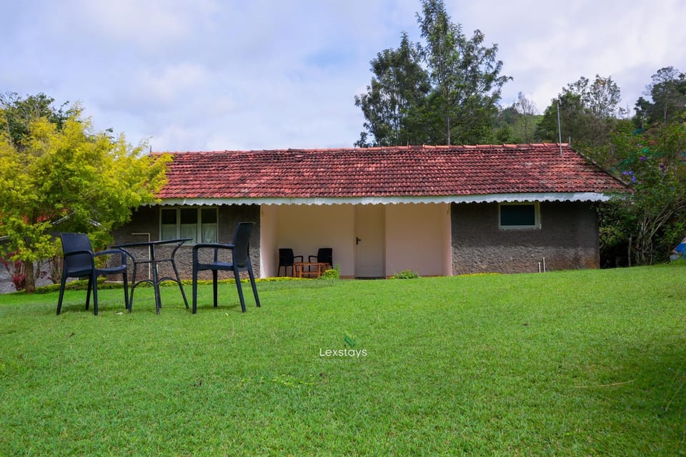 Property building, Natural landscape, Garden, View (from property/room), Balcony/Terrace, Garden view, Landmark view