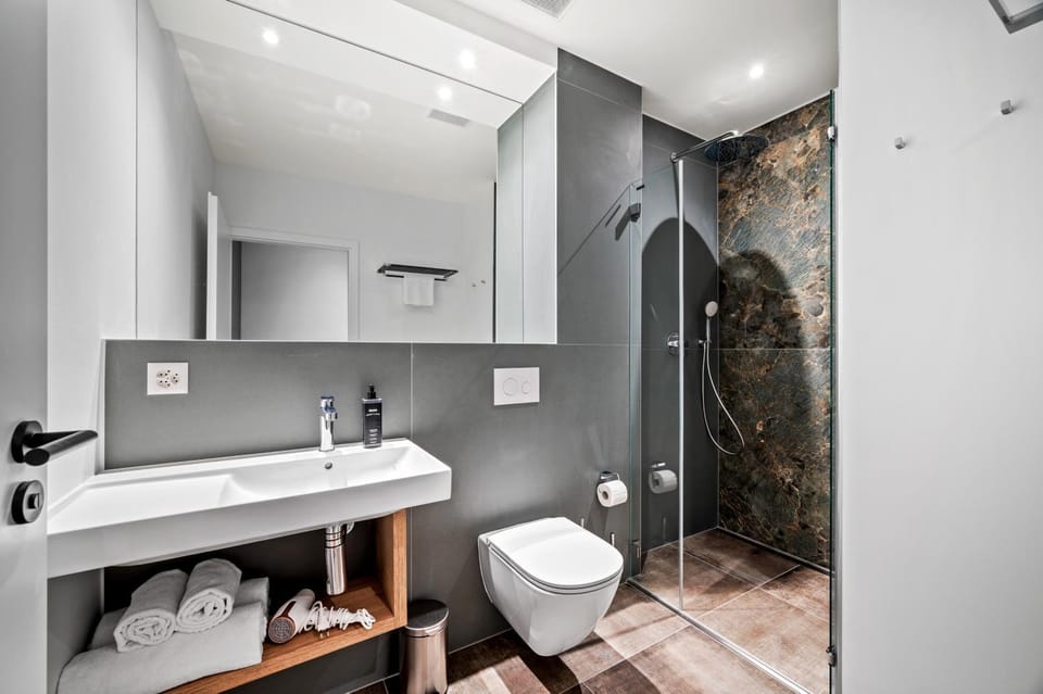 Shower, Toilet, Bathroom