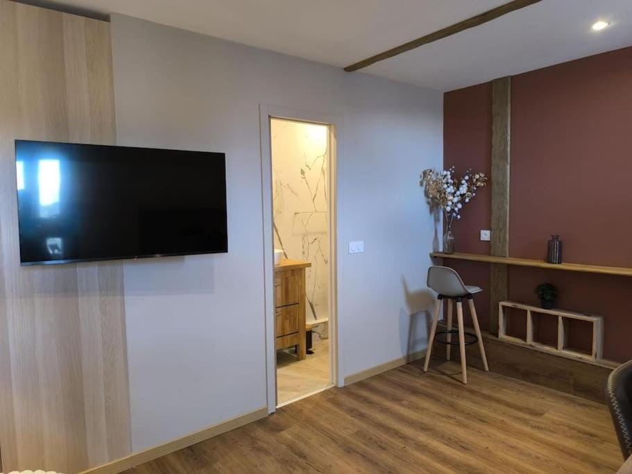 Grand Studio Place Morny refait à neuf Apartment in Deauville