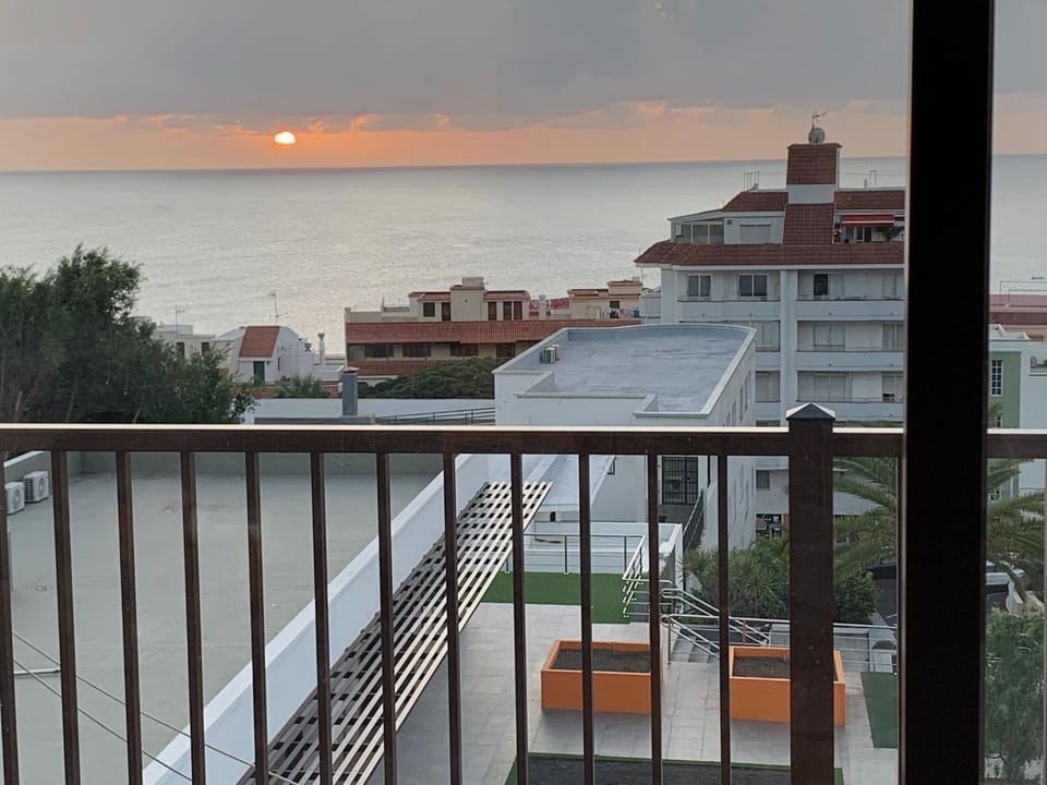 View (from property/room), Balcony/Terrace, Sea view