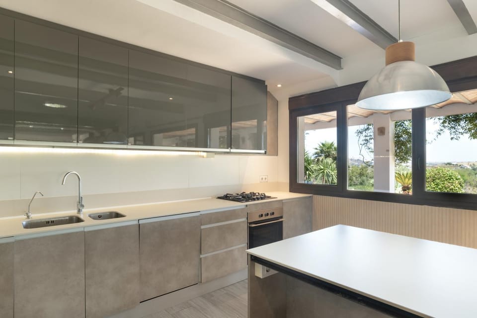Kitchen or kitchenette, Living room